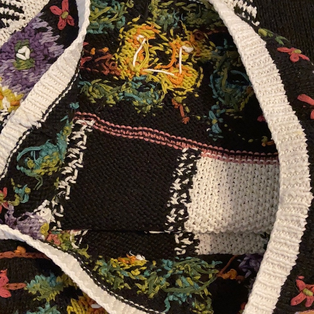 Beautiful Hand Knitted Sweater - Picture 8 of 9